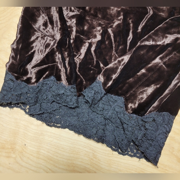 Dolce & Gabbana Brown Velvet & Lace Skirt - Picture 3 of 11